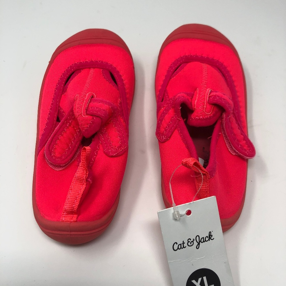Kids NEW Cat & Jack water shoes pink XL 11/12